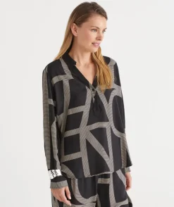 Geometric Print Long Sleeve Shirt