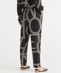 Geometric Print Tapered Pant