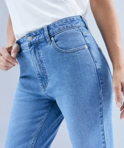 Relaxed Jean - Mid Wash